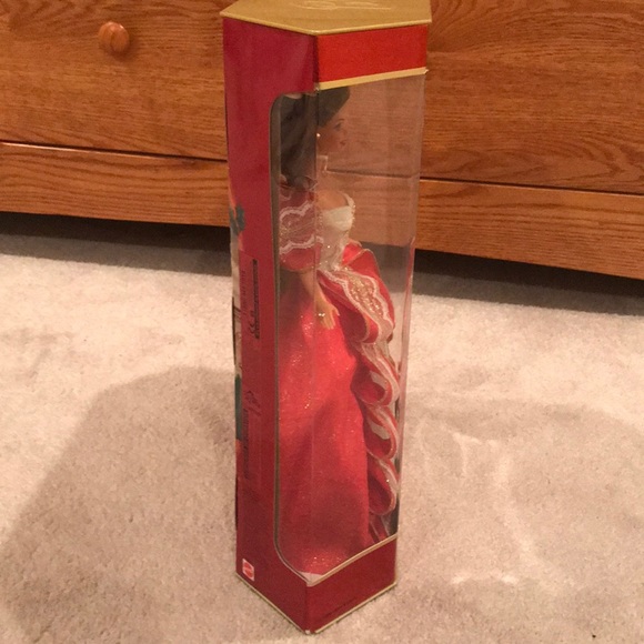 Happy Holidays Barbie Special Edition - Picture 6 of 8